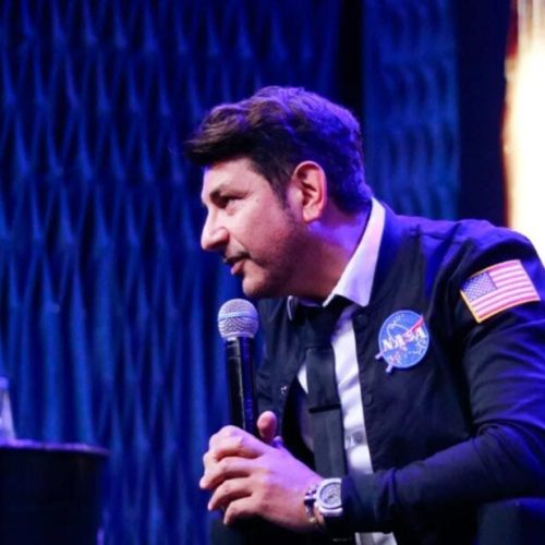 Astronauta da NASA desembarca em Curitiba para evento sobre inovação e liderança
