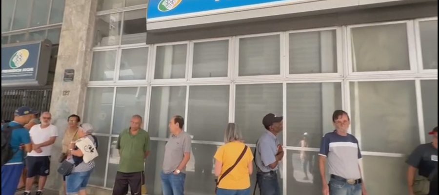 Foto: <a href="https://g1.globo.com/economia/noticia/2026/04/13/governo-diz-que-fila-do-inss-recuou-em-marco-mas-que-esta-no-mesmo-tamanho-de-um-ano-atras.ghtml" target="_blank" rel="nofollow">Reprodução/TV Globo</a>